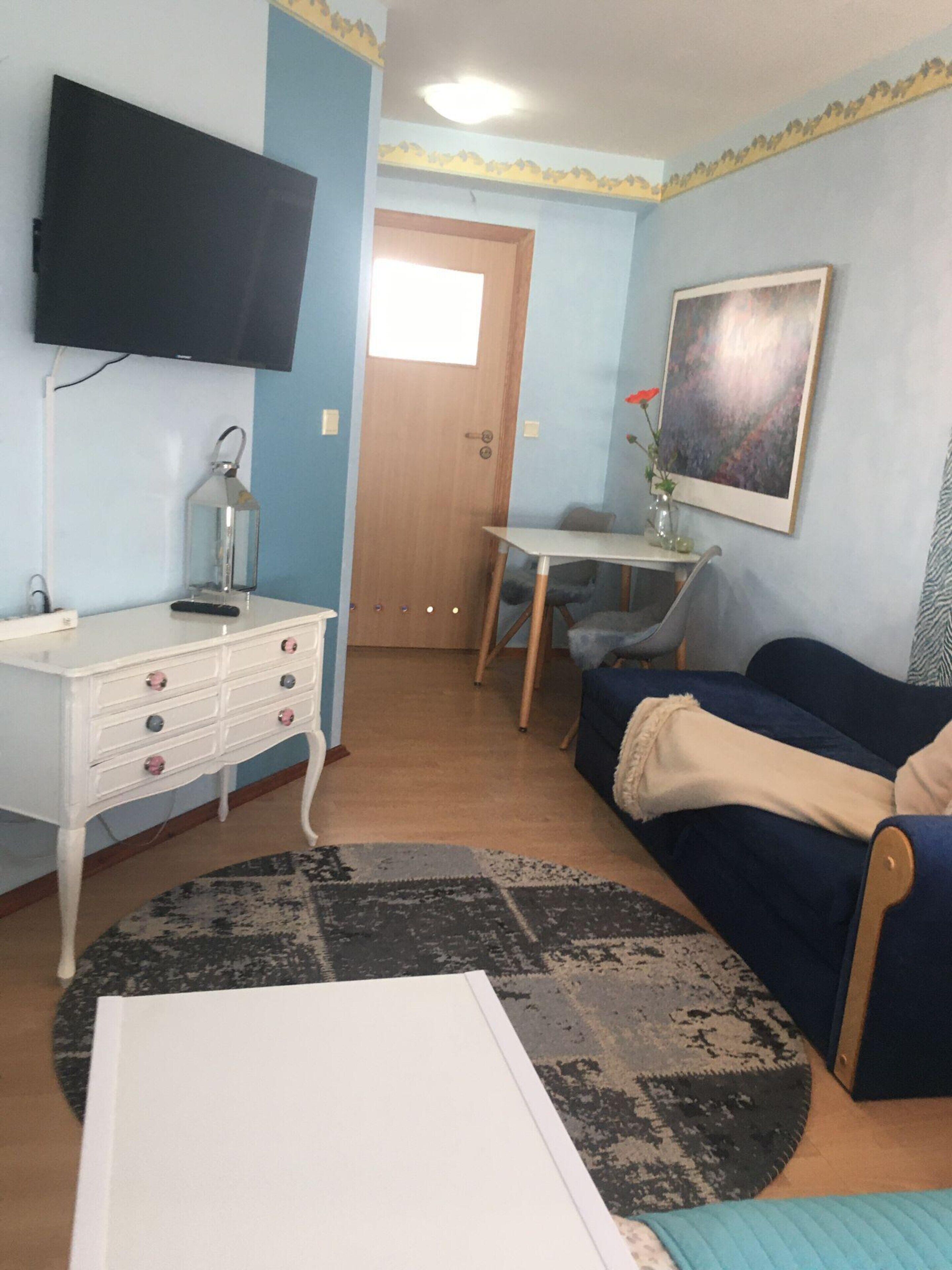 House | 5 bedrooms, individually furnished, bed sheets