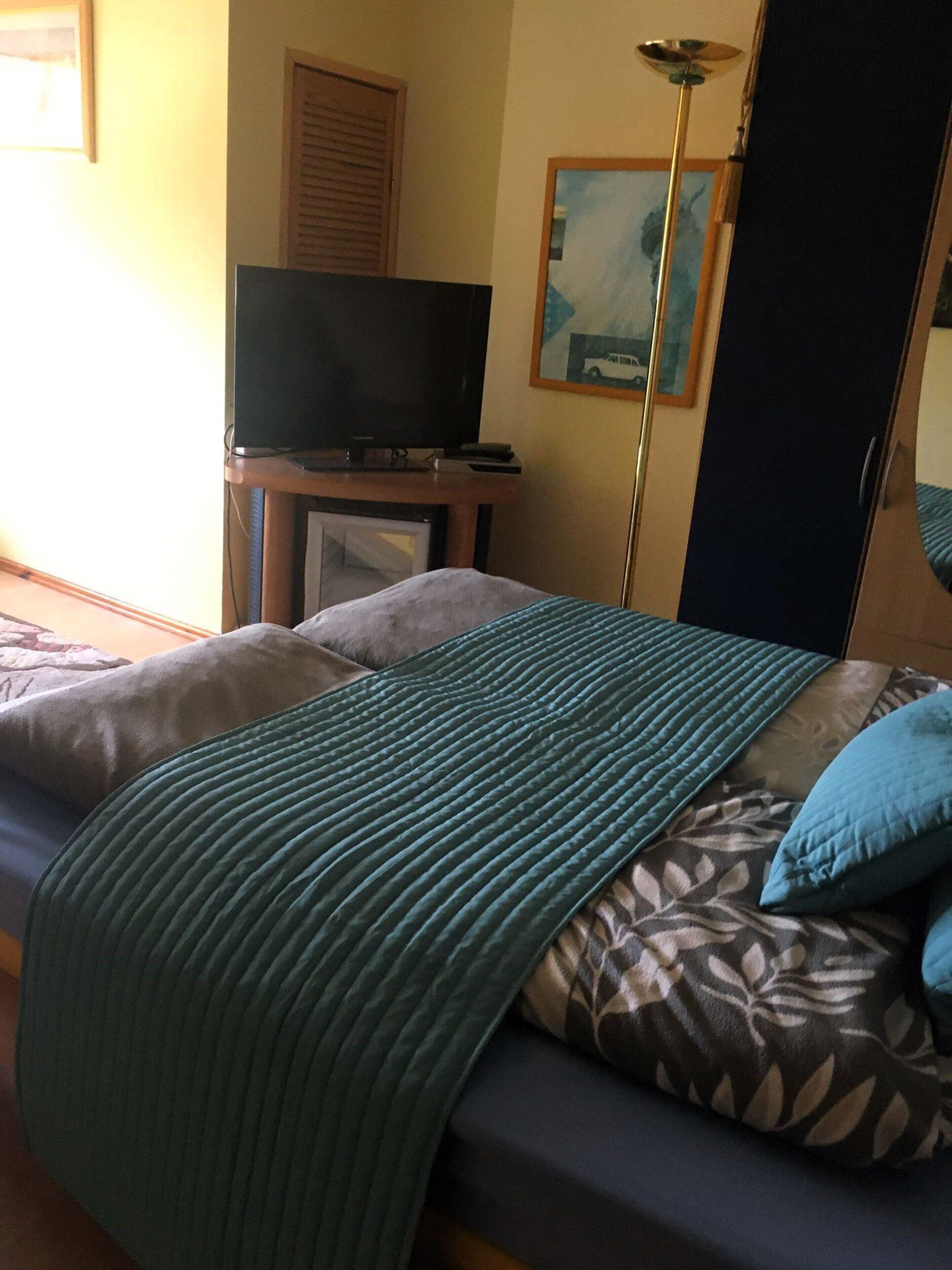 House | 5 bedrooms, individually furnished, bed sheets