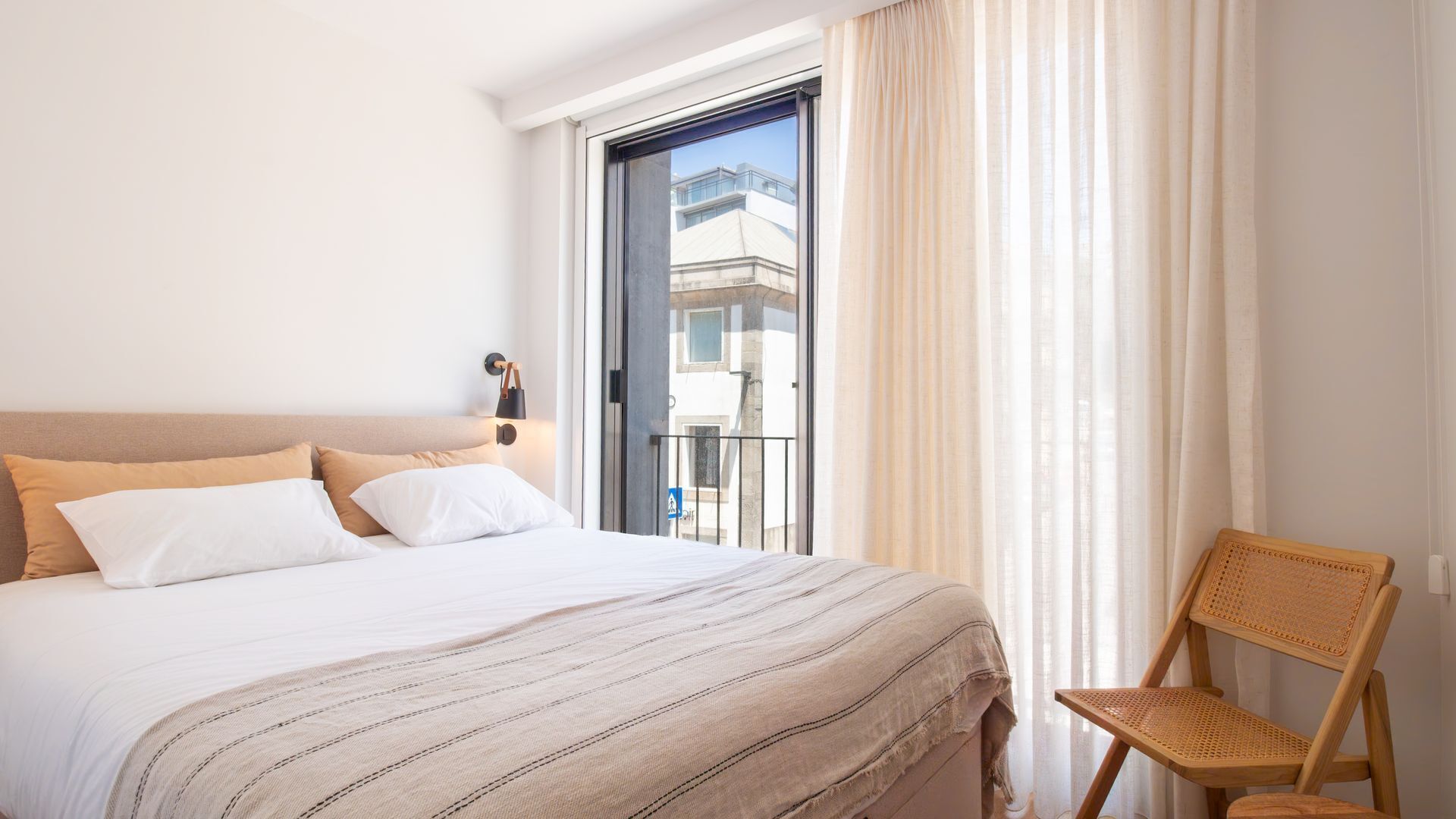2 habitaciones, tabla de planchar con plancha y wifi gratis 