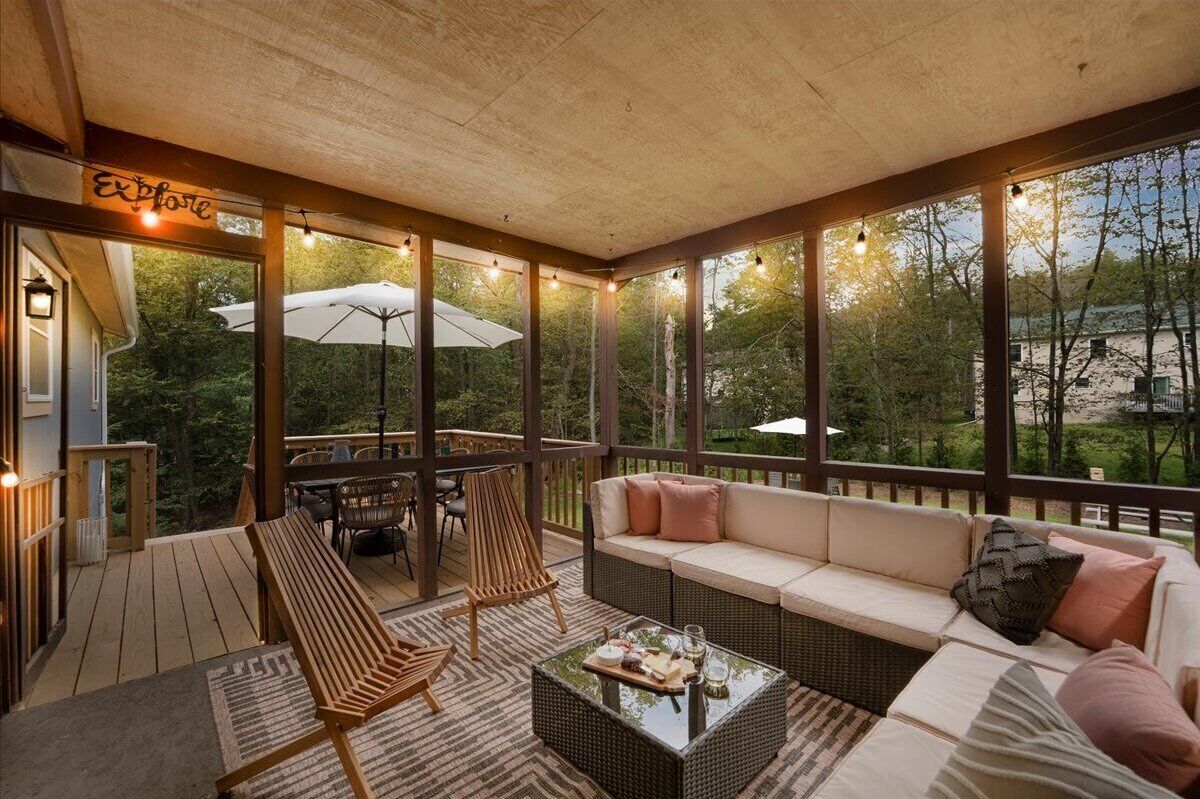 تلفزيون ذكي، مدفأة، ألعاب فيديو، كرة قدم الطاولة