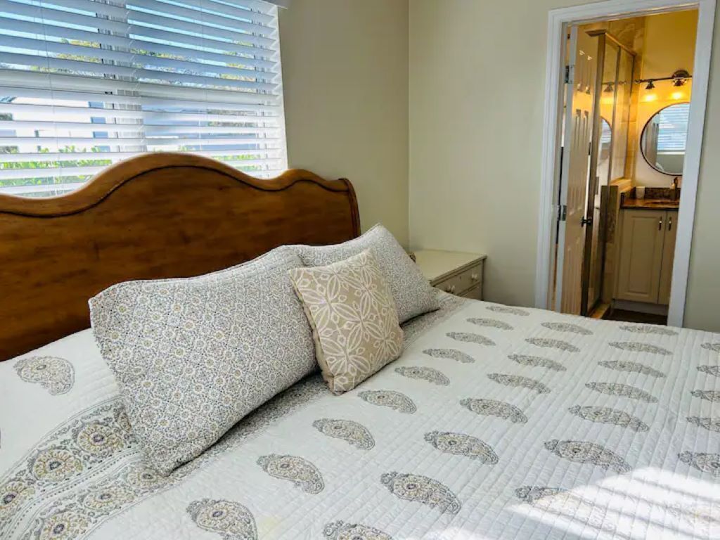 3 bedrooms, WiFi (free), bed sheets