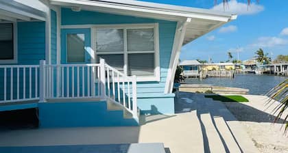 Waterfront 3-BR, 2-BA Pet Friendly Vacation Rental 5 mi to Marco Island