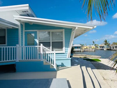 Waterfront 3-BR, 2-BA Pet Friendly Vacation Rental 5 mi to Marco Island