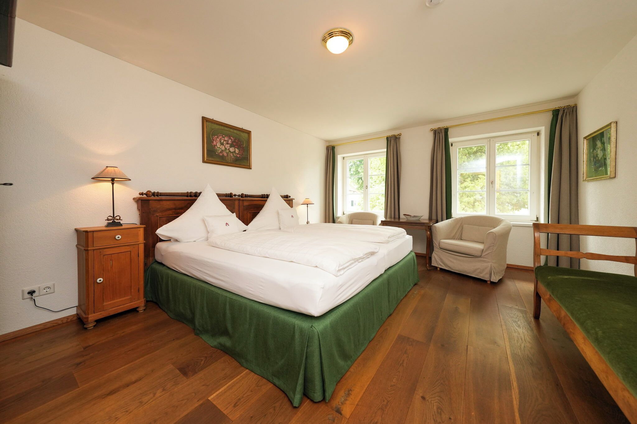 Apartment, Küche, Blick auf den Innenhof