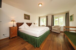 Apartment, Kitchen, Courtyard View | In-room safe, iron/ironing board, free WiFi - Hofgut Albführen - Hotel & Restaurant (Dettighofen)