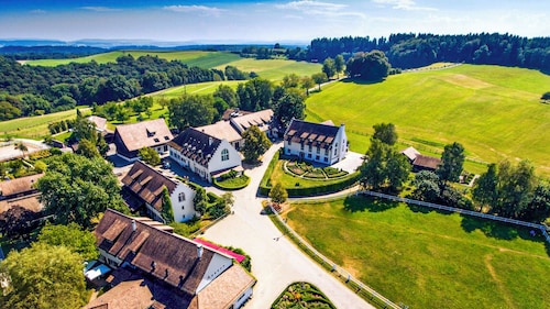 Hofgut Albführen - Hotel & Restaurant