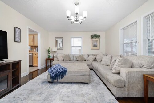 No cleanup chores-Fenced yard, arcade, fire pit, close to casino, I81, downtown.