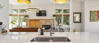 Tee Box Retreat at Lakecliff Country Club