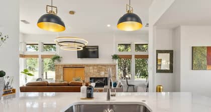 Tee Box Retreat at Lakecliff Country Club