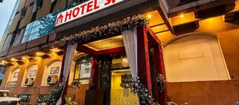 Hotel Saket  Prayagraj AC Room