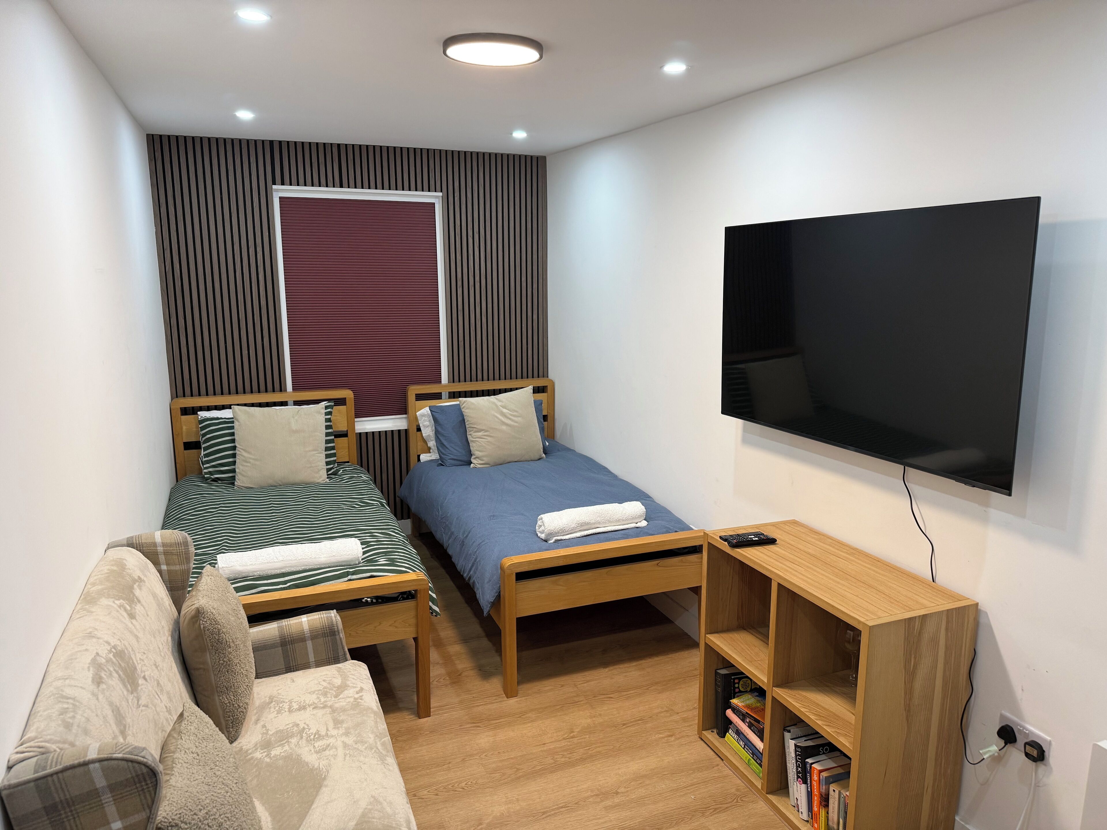 1 habitación, tabla de planchar con plancha, internet y ropa de cama 