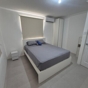 3 habitaciones, tabla de planchar con plancha, wifi y ropa de cama 