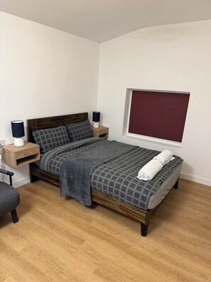 1 chambre, fer et planche à repasser, Wi-Fi, literie fournie