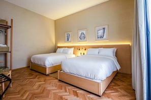 2 habitaciones, escritorio, tabla de planchar con plancha y wifi gratis 