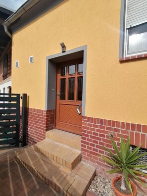 Exterior detail - Warm hospitality in the countryside (Bad Schmiedeberg)