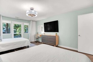2 bedrooms, iron/ironing board, travel cot, free WiFi