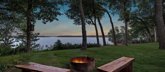 Moose Lodge/ FP/ Cozy/ Pontoon/ Kayaks