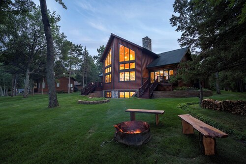 Moose Lodge/ FP/ Cozy/ Pontoon/ Kayaks