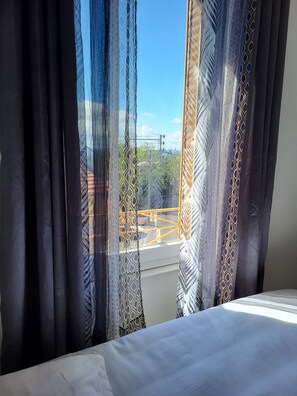 2 quartos, escrivaninha, Wi-Fi, roupa de cama
