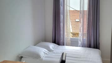 2 slaapkamers, een bureau, wifi, beddengoed