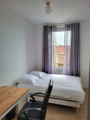 2 quartos, escrivaninha, Wi-Fi, roupa de cama