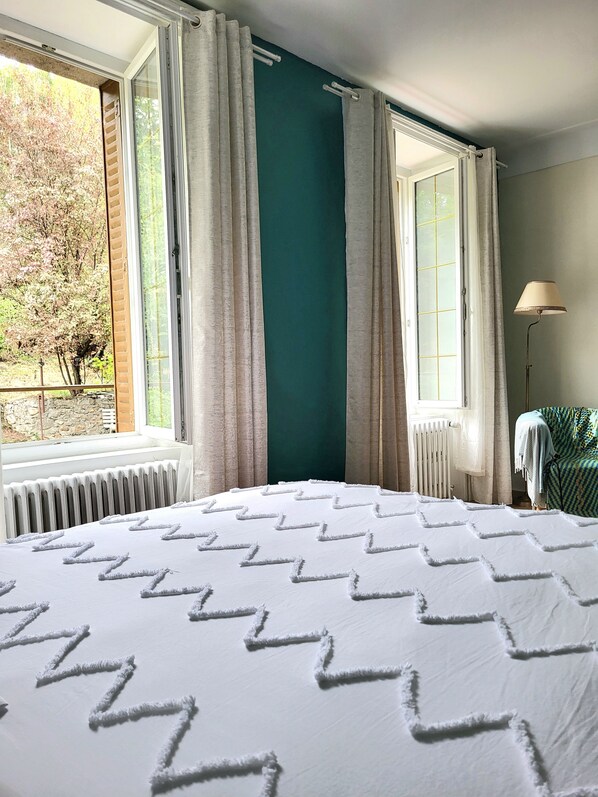 2 chambres, bureau, Wi-Fi, draps fournis