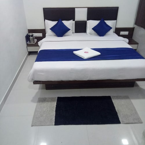 Hotel Lake Palace Ahmedabad