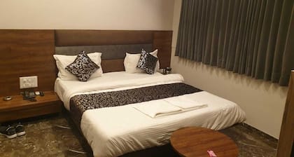 Hotel Lake Palace Ahmedabad