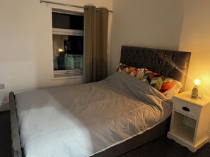 2 bedrooms, iron/ironing board, WiFi, bed sheets