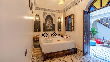 Double Room | Desk, laptop workspace, iron/ironing board, free WiFi