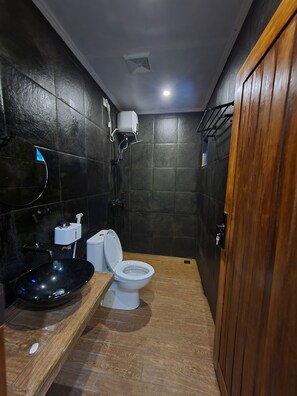 Deluxe Double Room, Garden View | Bathroom - Tetebatu Valley Bungalows (Tetebatu)