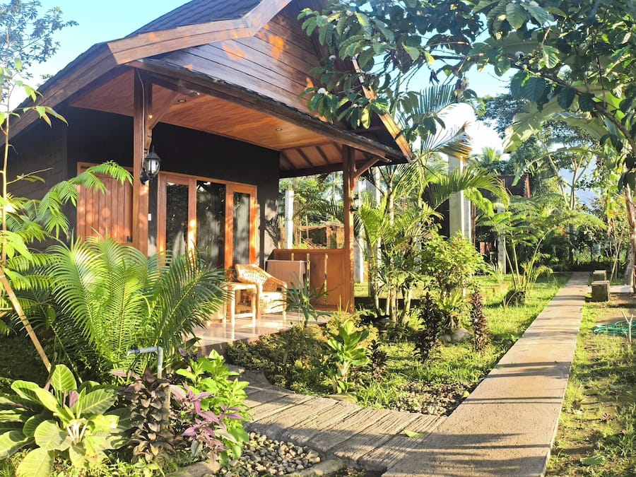 Habitación doble Deluxe, vista al jardín | Ropa de cama hipoalergénica, cortinas blackout y insonorización