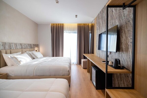 Triple Room, Balcony, Sea View | Desk, free WiFi