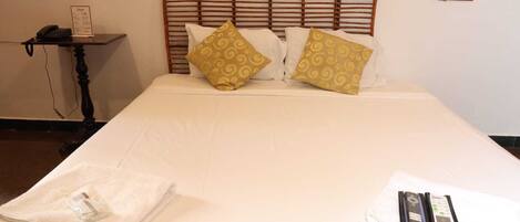 Double Room | Iron/ironing board, free WiFi