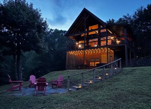 Exterior - BLUE RIDGE BEST LOCATION Lazy K Cabin! AFFORDABLE LUXURY STUNNING VIEWS HOT TUB! (Blue Ridge)