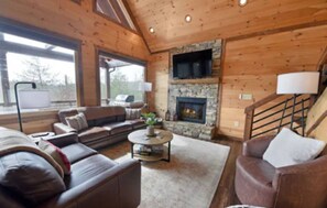 TV, fireplace - BLUE RIDGE BEST LOCATION Lazy K Cabin! AFFORDABLE LUXURY STUNNING VIEWS HOT TUB! (Blue Ridge)