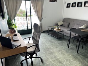 TV - Mamarosa Fuerteventura: Family Base 5 min from the Airport + Telework Space (Nuevo Horizonte)