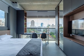 Comfort Studio, City View | Blackout drapes, iron/ironing board, free WiFi