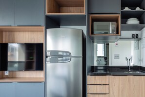 Comfort Studio, City View | Private kitchen