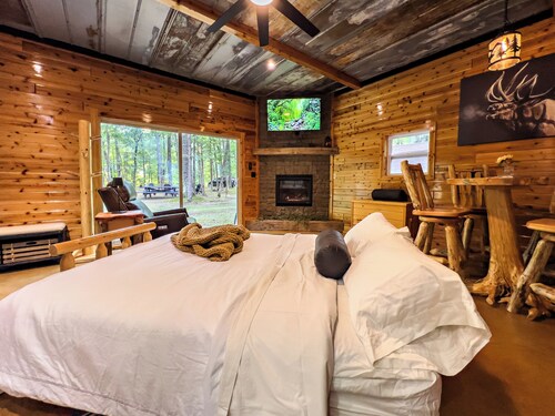 15 min to Caberfae ski resort and Steelhead fishing