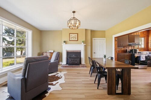NEW! Peaceful Retreat with Scenic Surroundings