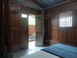 Single Room | WiFi (free), bed sheets