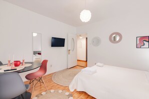 1 bedroom, iron/ironing board, free WiFi, bed sheets