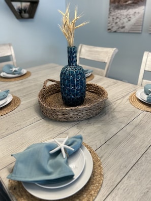 Dining - Tranquil beach getaway just steps from the sand! (Carolina Beach)