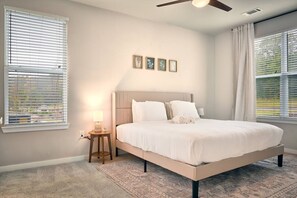 Desk, iron/ironing board, WiFi, bed sheets