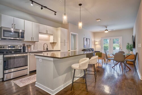 2BD Haven Steps from DT Clayton