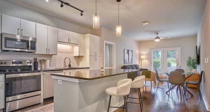 2BD Haven Steps from DT Clayton