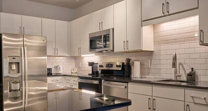 2BD Haven Steps from DT Clayton