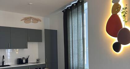 Design & Comfort apartment ! Sleeps 4