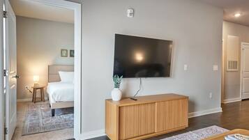 Schreibtisch, Bügeleisen/Bügelbrett, WLAN, Bettwäsche